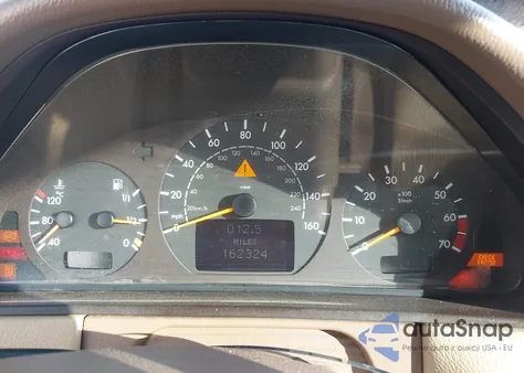 2001 Mercedes-Benz E 320 z USA, uszkodzony, nr VIN WDBJH65J91B361037